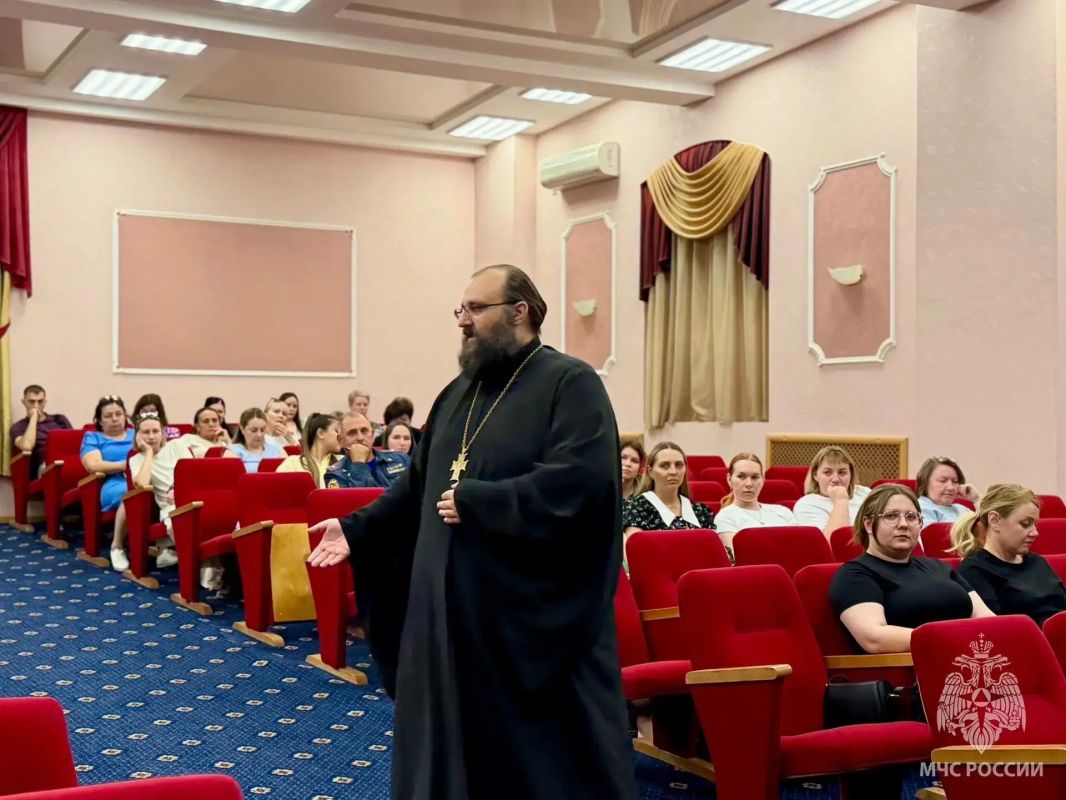 Прошла встреча личного состава Главного управления с представителем РПЦ Прошла встреча личного состава Главного управления с представителем РПЦ