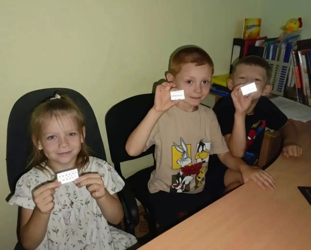 «Яркий я»: в детском саду № 12 Орска прошла акция Госавтоинспекции «Яркий я»: в детском саду № 12 Орска прошла акция Госавтоинспекции
