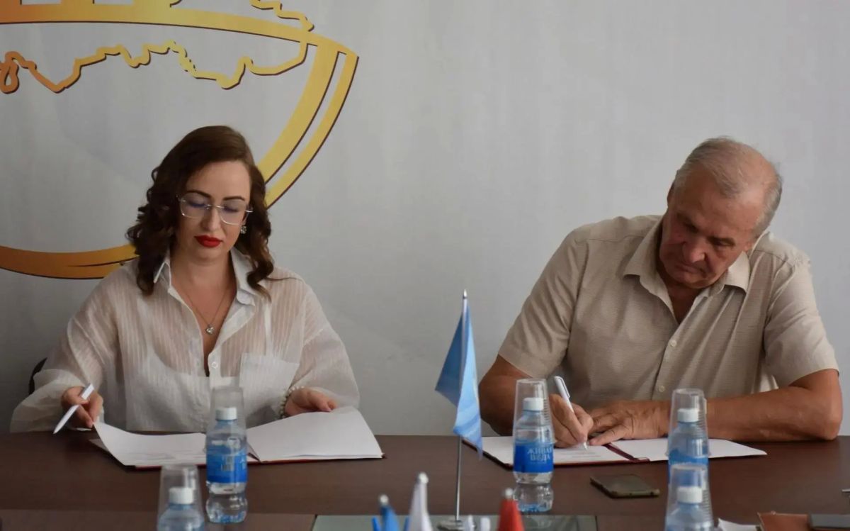 Общественная палата и региональные отделения политических партий подписали соглашения о сотрудничестве в наблюдении за голосованием Общественная палата и региональные отделения политических партий подписали соглашения о сотрудничестве в наблюдении за голосованием