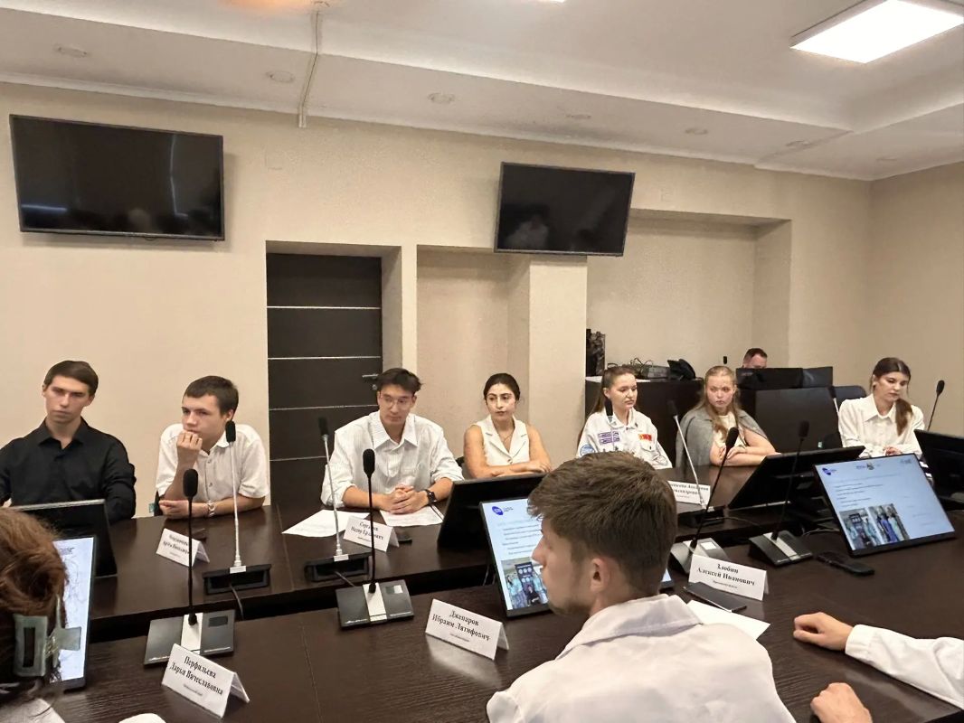 Сегодня пообщался с бойцами Всероссийского студенческого медицинского отряда «Яшма» Сегодня пообщался с бойцами Всероссийского студенческого медицинского отряда «Яшма»