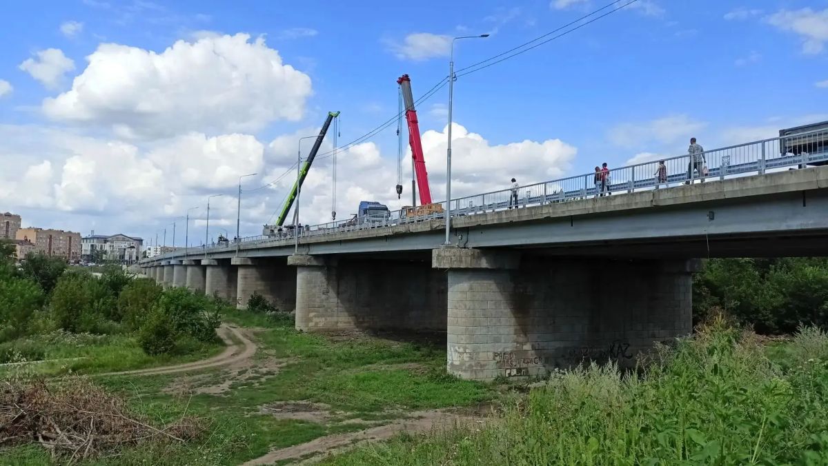 Мост через Урал в Оренбурге вновь закроют для движения ранним утром 22 августа