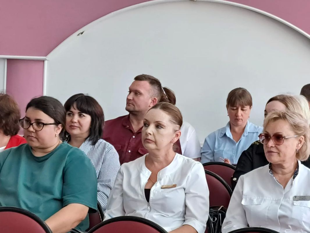На базе Бузулукской больницы скорой медицинской помощи имени академика Н.А. Семашко состоялось первое занятие цикла обучения «Организация наставничества в сфере здравоохранения по специальностям высшего и среднего... На базе Бузулукской больницы скорой медицинской помощи имени академика Н.А. Семашко состоялось первое занятие цикла обучения «Организация наставничества в сфере здравоохранения по специальностям высшего и среднего...