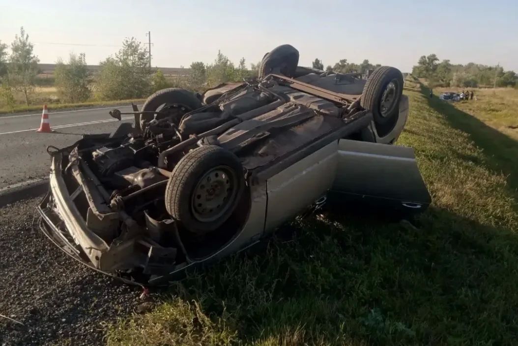 Под Оренбургом три человека попали в больницу после ДТП при обгоне Под Оренбургом три человека попали в больницу после ДТП при обгоне