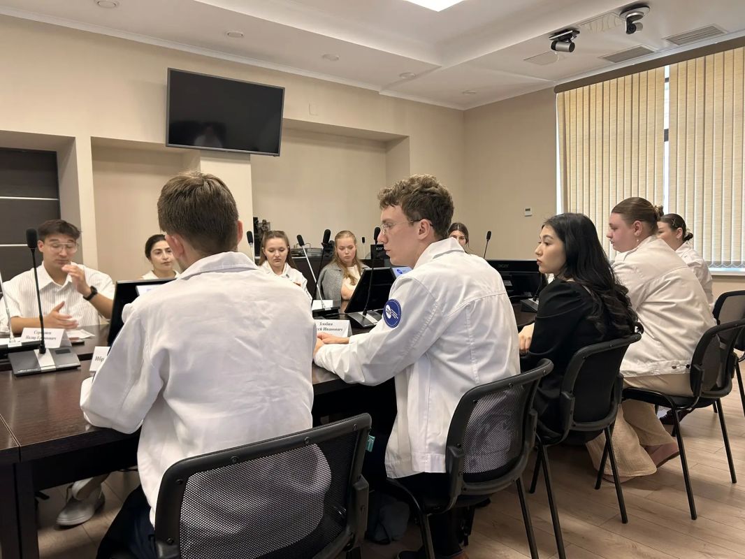 Сегодня пообщался с бойцами Всероссийского студенческого медицинского отряда «Яшма» Сегодня пообщался с бойцами Всероссийского студенческого медицинского отряда «Яшма»