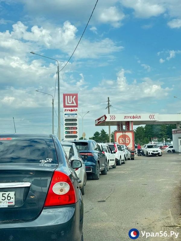 Изменение цен, лимиты, бензин только для экстренных служб и наличие топлива к вечеру: Ситуация на АЗС в Оренбурге 21 августа Изменение цен, лимиты, бензин только для экстренных служб и наличие топлива к вечеру: Ситуация на АЗС в Оренбурге 21 августа