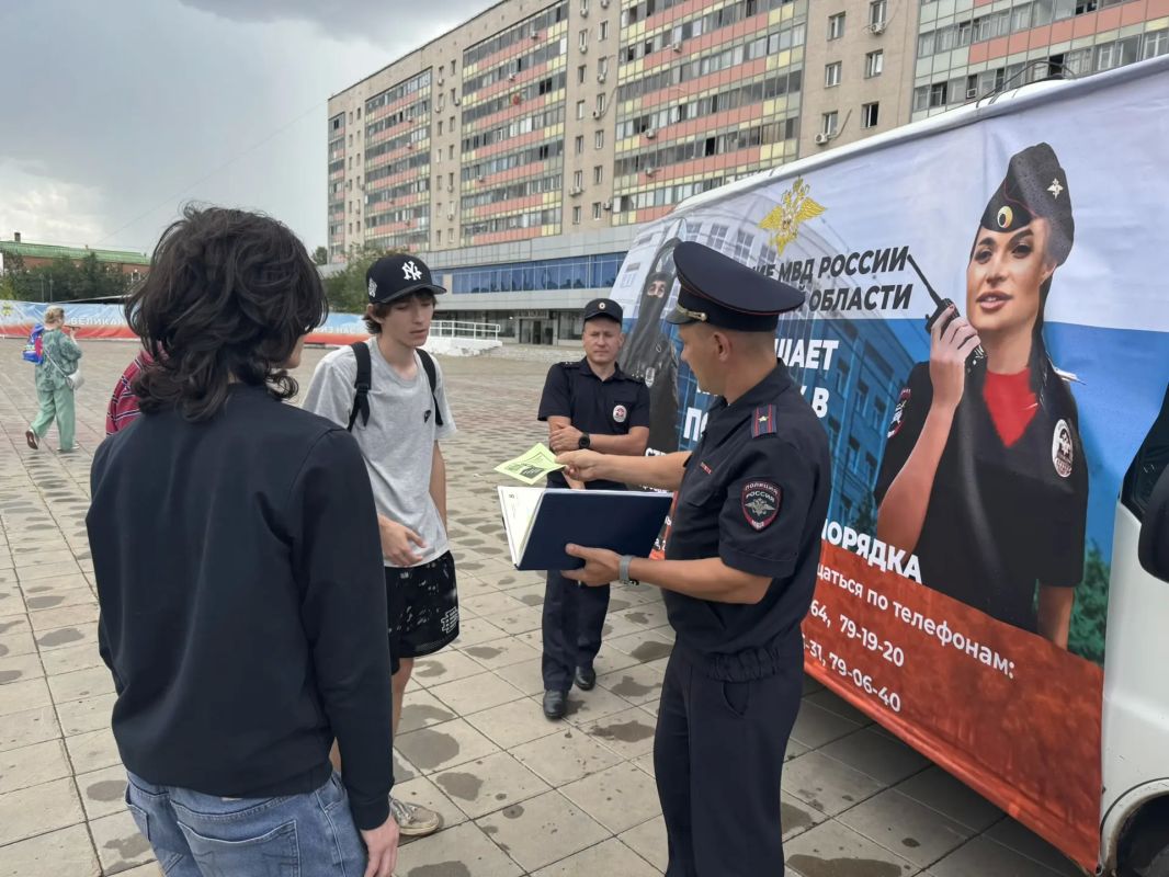 В Оренбурге продолжает работу рекрутинговый центр В Оренбурге продолжает работу рекрутинговый центр