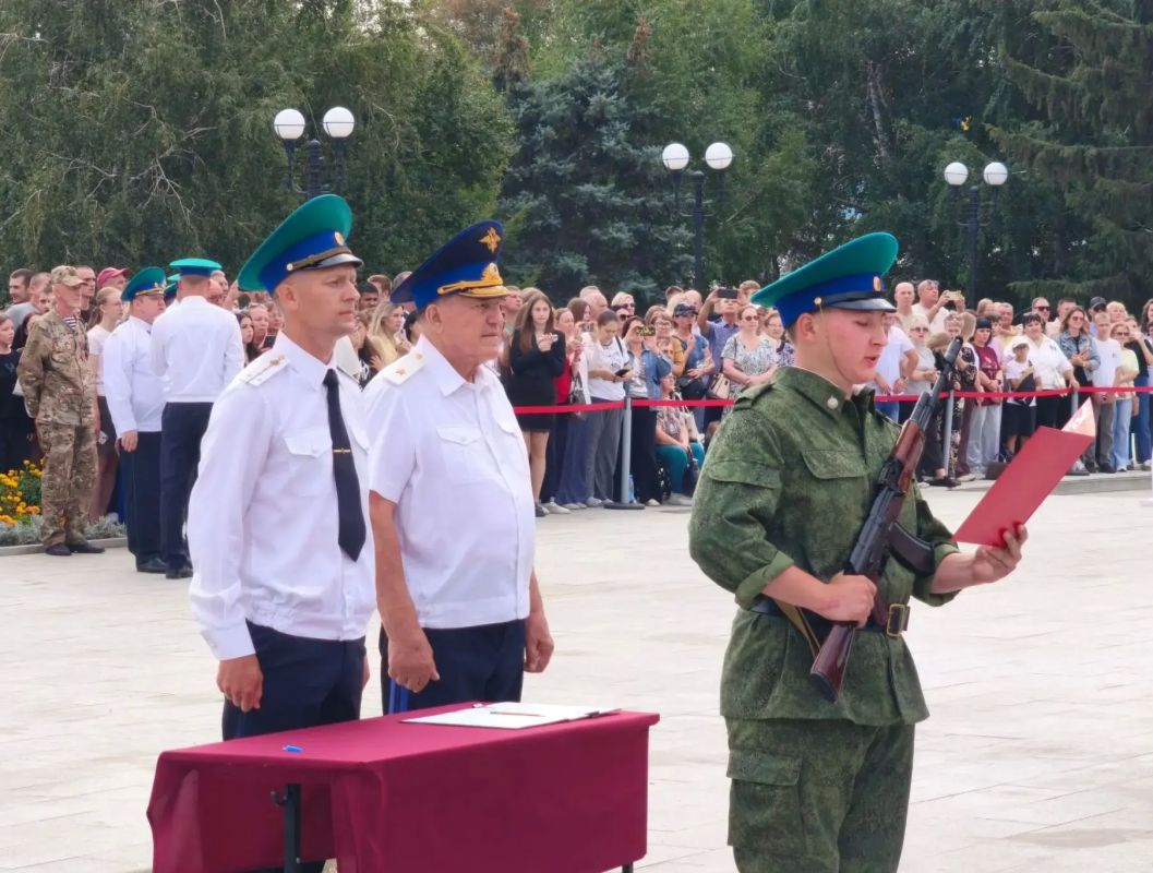 В Орске призывники приняли Военную присягу В Орске призывники приняли Военную присягу