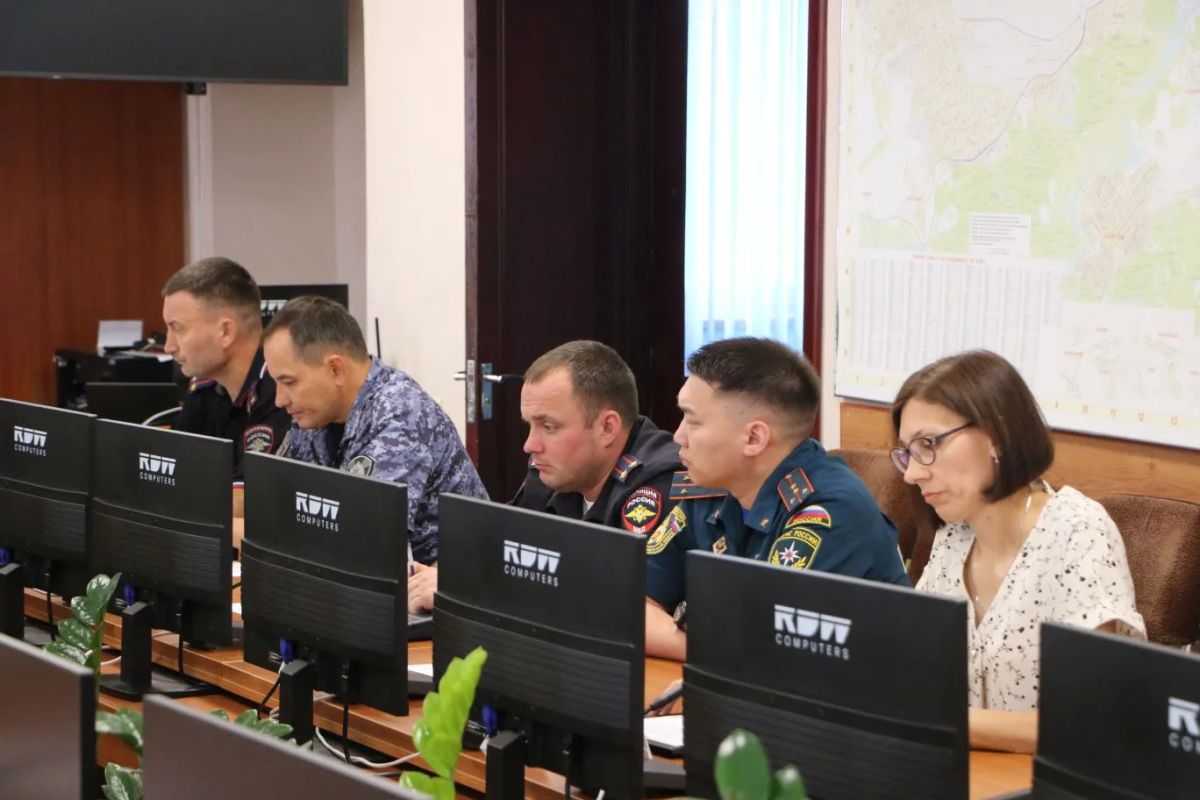 В Орске еще раз обсудили безопасность на выборах, Дне города и в школах В Орске еще раз обсудили безопасность на выборах, Дне города и в школах