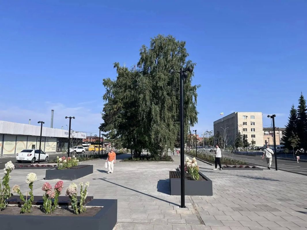 В Бузулуке презентовали обновленный сквер имени Юрия Романенко В Бузулуке презентовали обновленный сквер имени Юрия Романенко