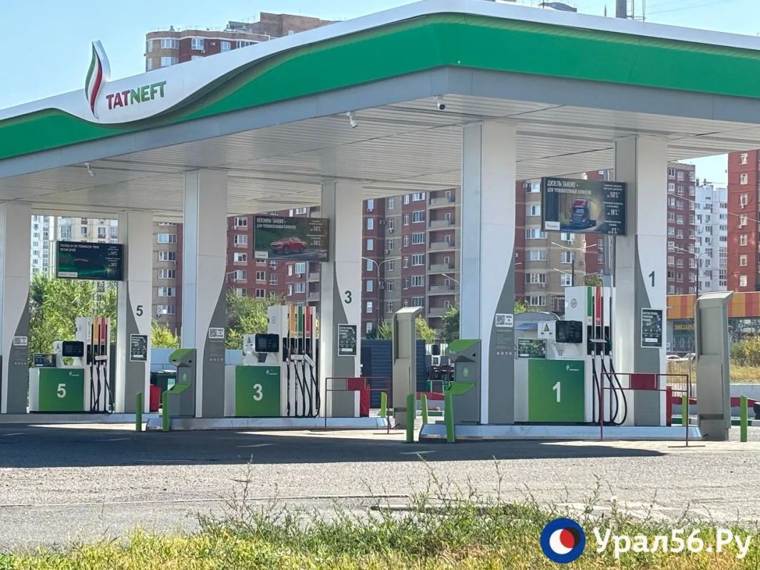 В Оренбурге 25 августа на крупных АЗС почти не найти бензин В Оренбурге 25 августа на крупных АЗС почти не найти бензин