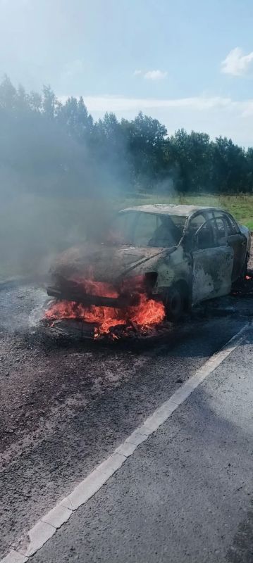 На трассе Оренбург - Казань сгорел автомобиль На трассе Оренбург - Казань сгорел автомобиль