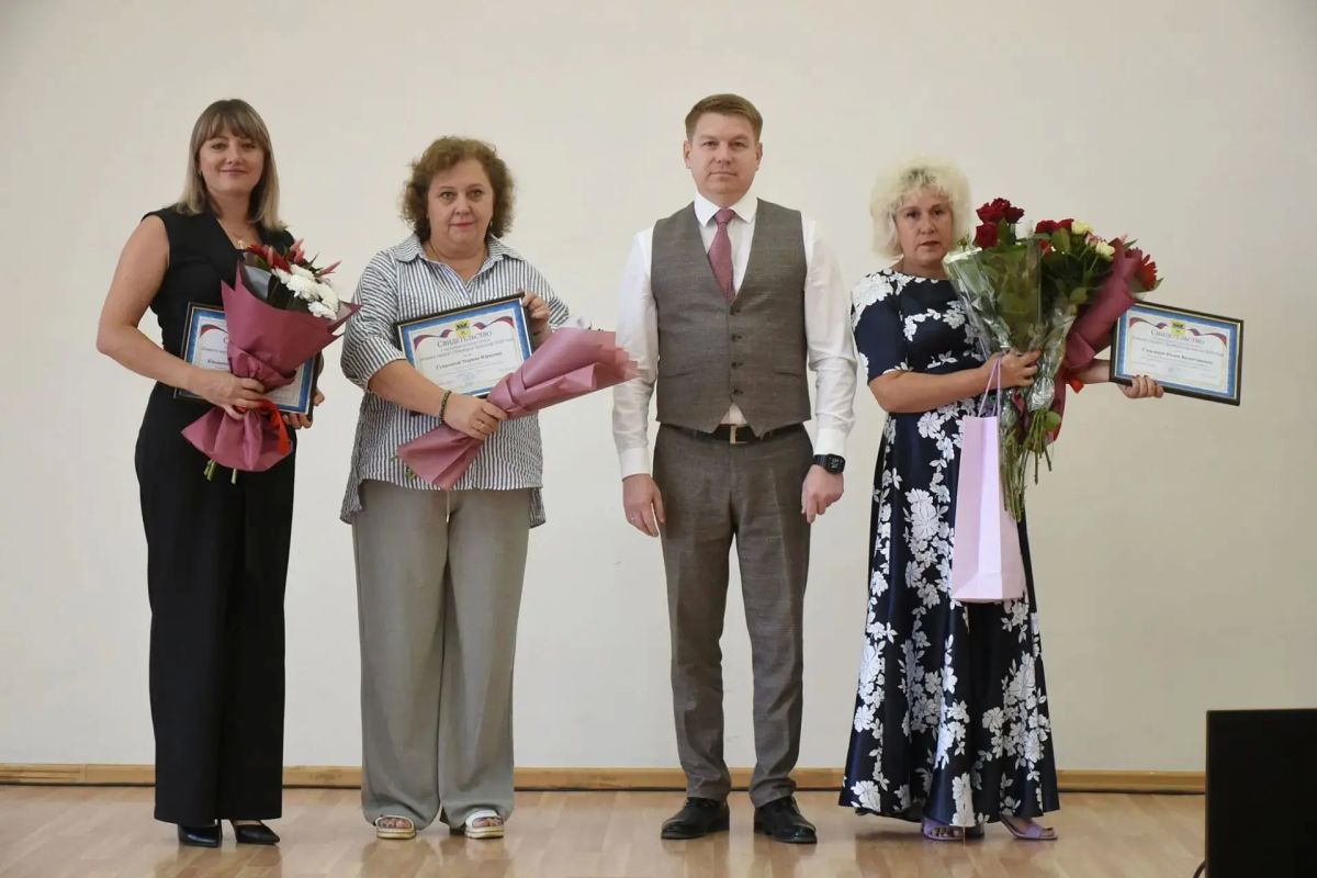 20 новых имен: в Южном округе Оренбурга обновили Доску почета 20 новых имен: в Южном округе Оренбурга обновили Доску почета