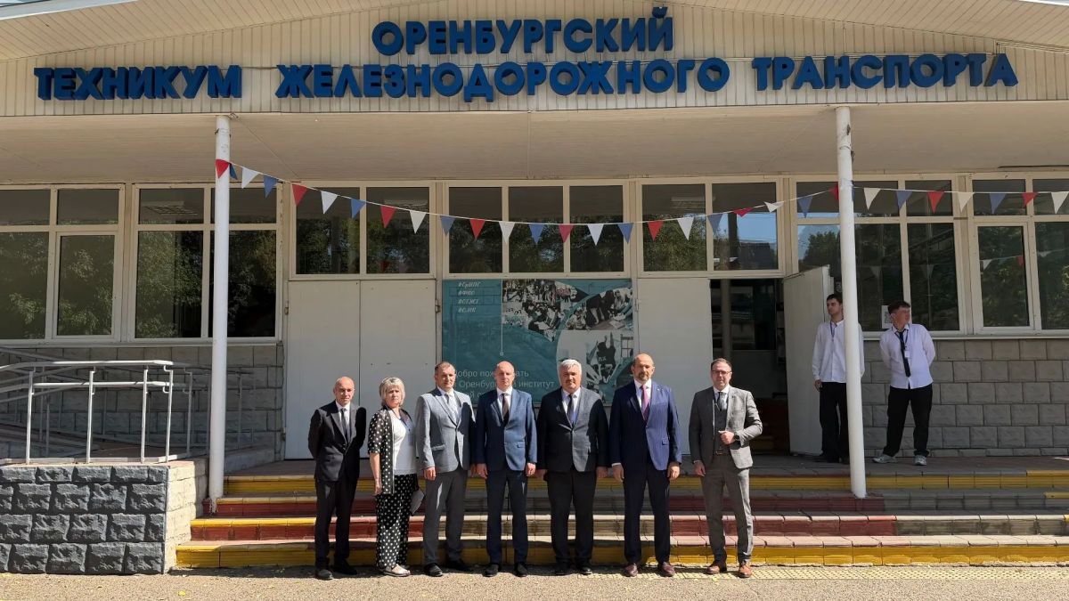 В Оренбурге подписали соглашение о создании кластера «Профессионалитета» на базе филиала ПривГУПС В Оренбурге подписали соглашение о создании кластера «Профессионалитета» на базе филиала ПривГУПС