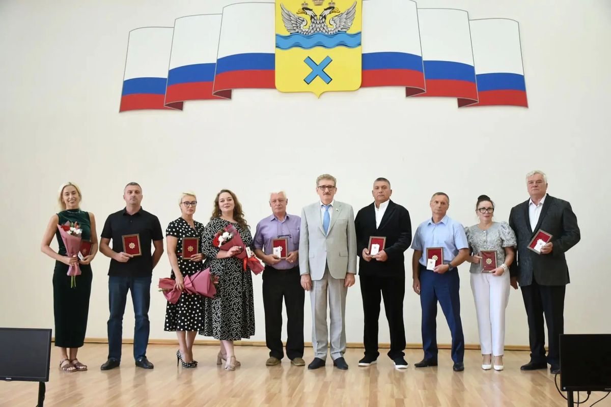 20 новых имен: в Южном округе Оренбурга обновили Доску почета 20 новых имен: в Южном округе Оренбурга обновили Доску почета