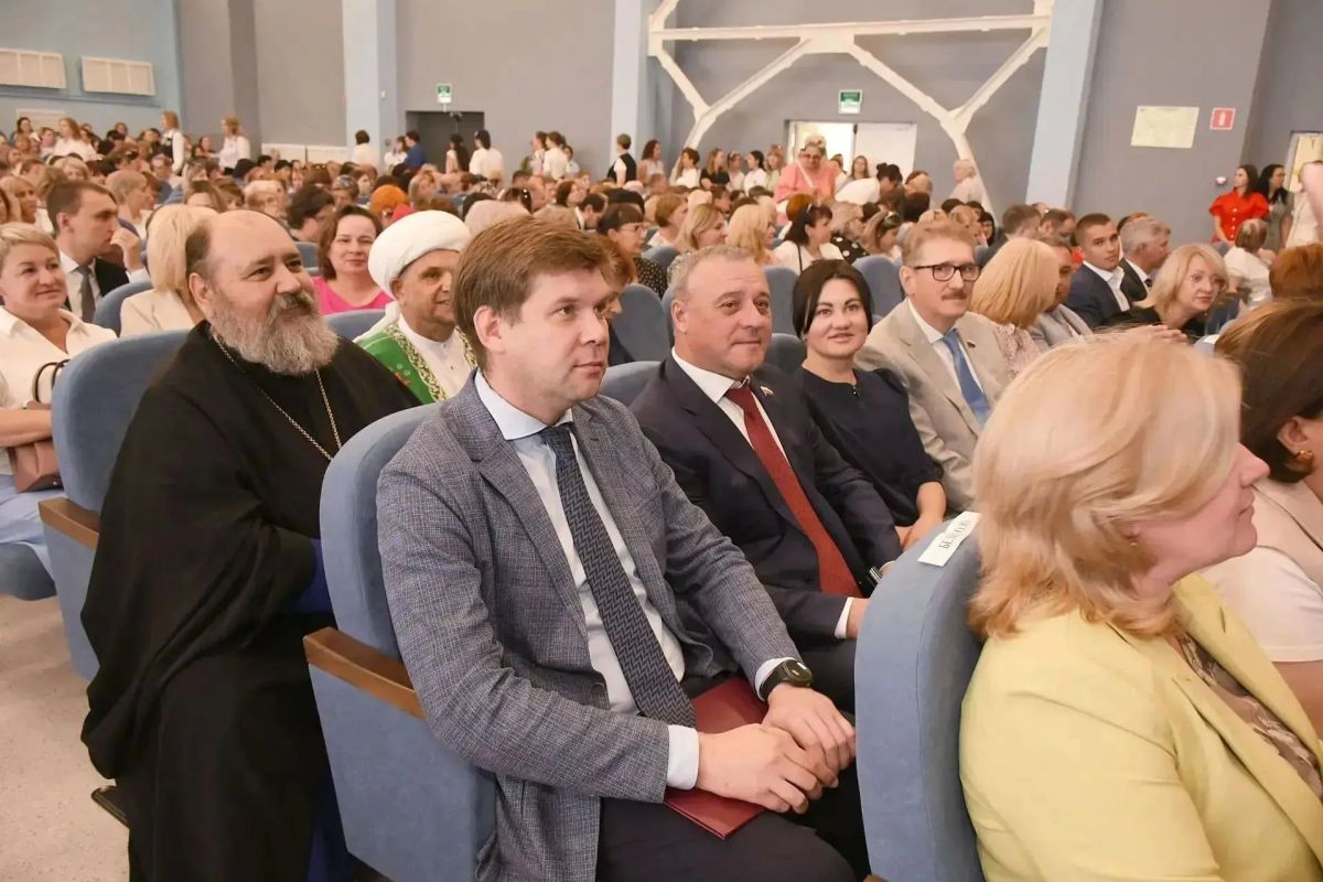 В Оренбурге подвели итоги учебного года и обозначили приоритеты развития образования на предстоящий год В Оренбурге подвели итоги учебного года и обозначили приоритеты развития образования на предстоящий год