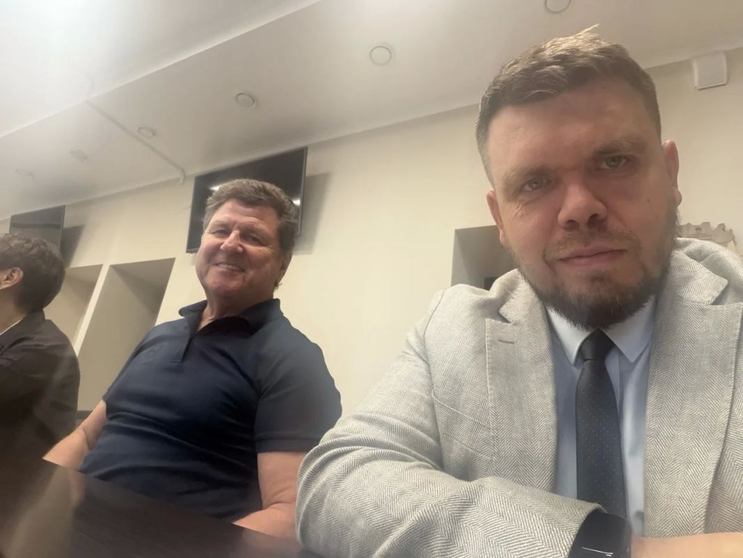 Принял участие в расширенной рабочей встрече с Министром здравоохранения Андреем Шатиловым, посвященную цифровой трансформации отрасли Принял участие в расширенной рабочей встрече с Министром здравоохранения Андреем Шатиловым, посвященную цифровой трансформации отрасли