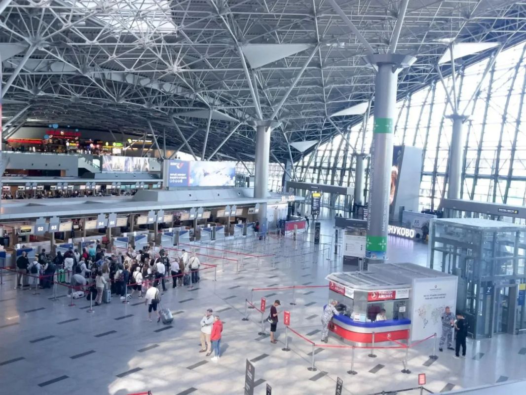 Самолеты из Москвы не могут вылететь в Оренбург и Орск Самолеты из Москвы не могут вылететь в Оренбург и Орск
