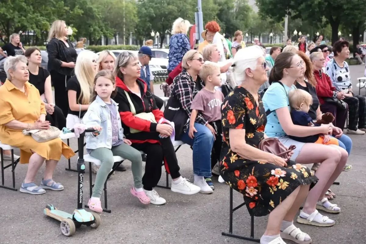 «Молодежный» снова открыт: в Оренбурге завершили реконструкцию ДК «Молодежный» снова открыт: в Оренбурге завершили реконструкцию ДК