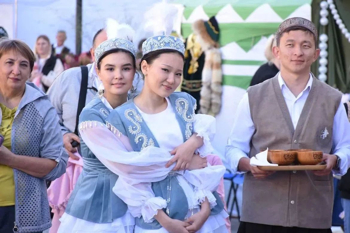 Сегодня наш город превратился в одну большую сцену, а каждый житель стал ее главным героем Сегодня наш город превратился в одну большую сцену, а каждый житель стал ее главным героем