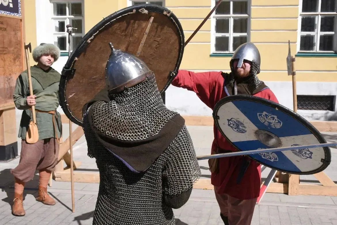 Сегодня наш город превратился в одну большую сцену, а каждый житель стал ее главным героем Сегодня наш город превратился в одну большую сцену, а каждый житель стал ее главным героем