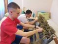 Оренбургские кадеты передают маскировку бойцам на передовую