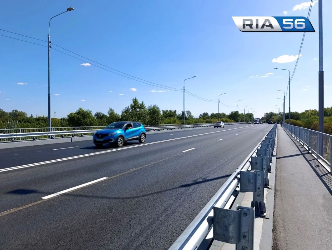 В Оренбурге досрочно завершился капремонт моста через реку Урал В Оренбурге досрочно завершился капремонт моста через реку Урал