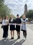В День знаний сотрудники Госавтоинспекции вручали оренбургским школьникам памятки о безопасности на дорогах