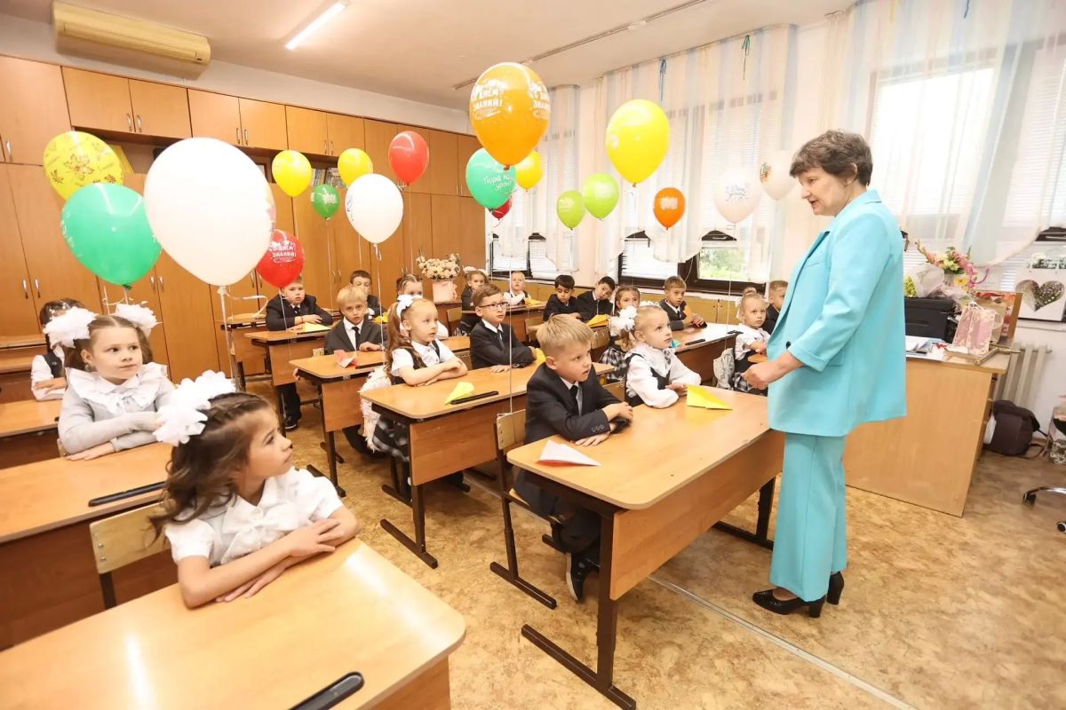 Вперёд за знаниями! 115 первоклассников сядут за парты в «Европейском лицее» Оренбурга Вперёд за знаниями! 115 первоклассников сядут за парты в «Европейском лицее» Оренбурга