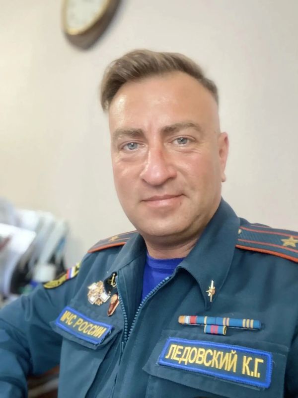 В Оренбурге сотрудники МЧС России помогли женщине В Оренбурге сотрудники МЧС России помогли женщине
