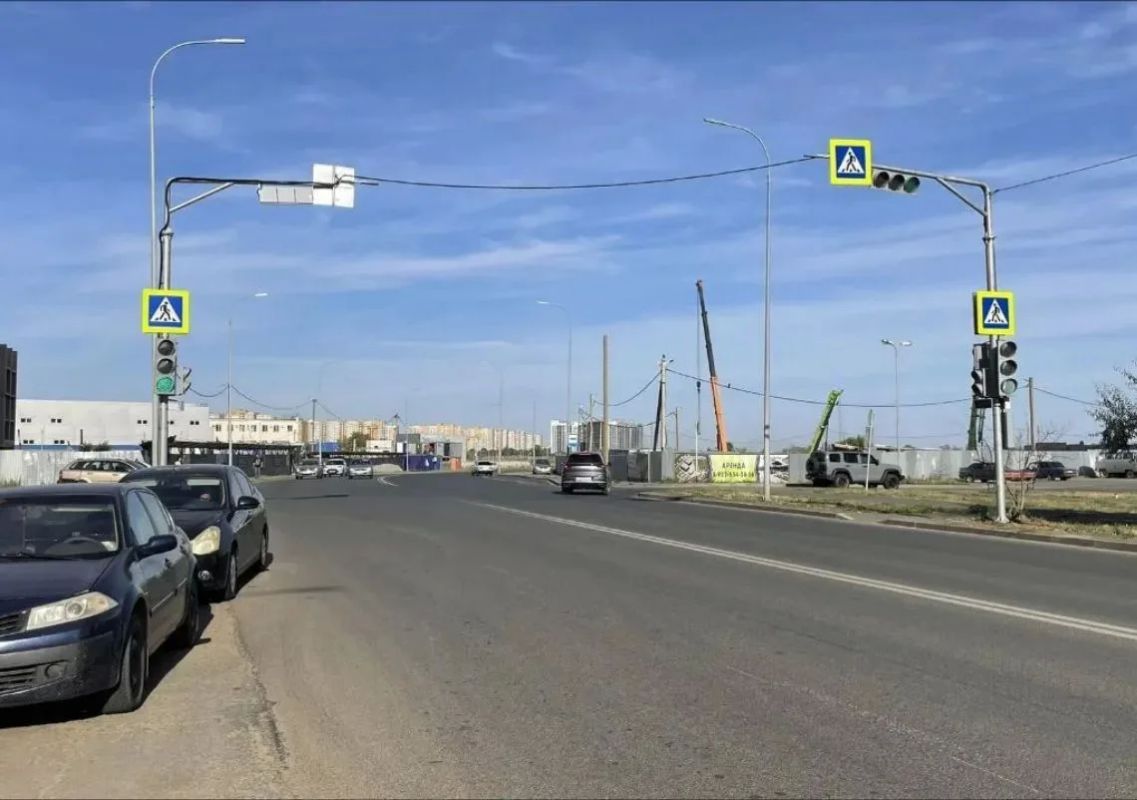 В Оренбурге установили новый светофор для пешеходов на улице Неплюева В Оренбурге установили новый светофор для пешеходов на улице Неплюева