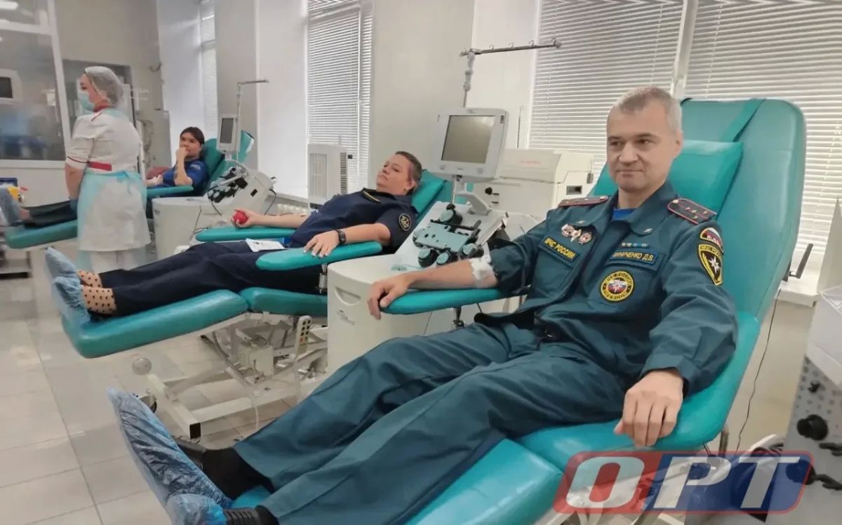 Оренбургские силовики присоединились к донорской акции в память о жертвах терактов Оренбургские силовики присоединились к донорской акции в память о жертвах терактов