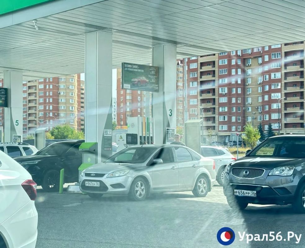 В Оренбурге 4 сентября бензин снова отпускают по четным номерам: что происходит на АЗС В Оренбурге 4 сентября бензин снова отпускают по четным номерам: что происходит на АЗС