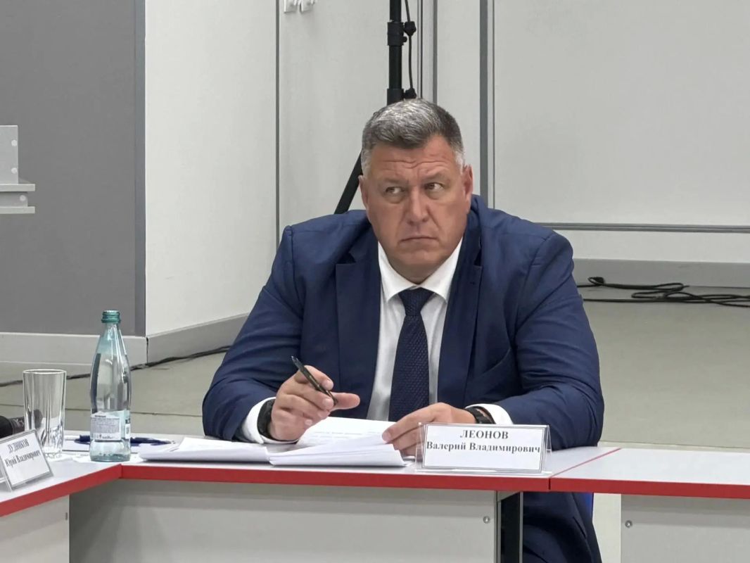 Евгений Солнцев провёл встречу с общественностью Орска в День города Евгений Солнцев провёл встречу с общественностью Орска в День города