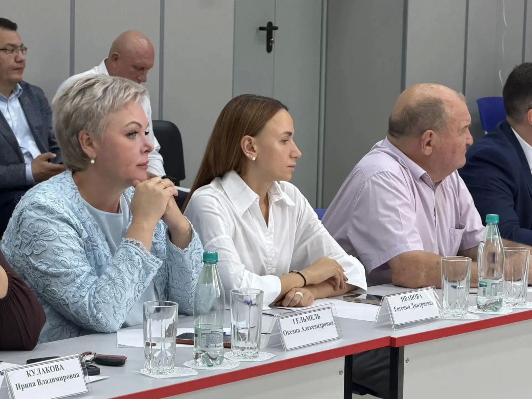 Евгений Солнцев провёл встречу с общественностью Орска в День города Евгений Солнцев провёл встречу с общественностью Орска в День города