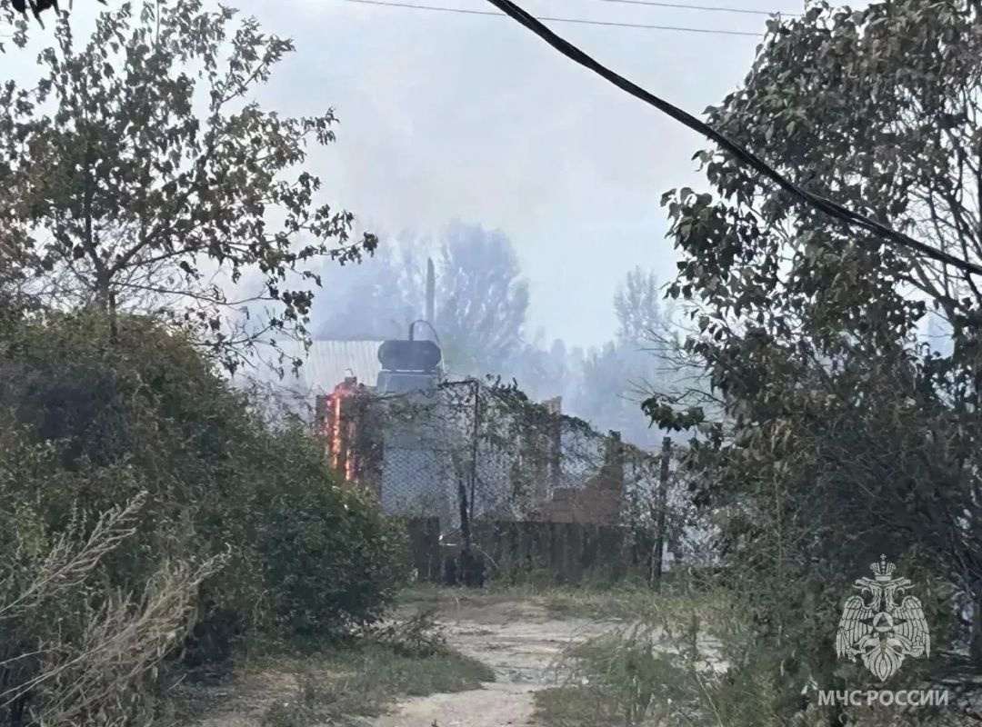 Из-за пожара под Соль-Илецком повреждено 30 домов