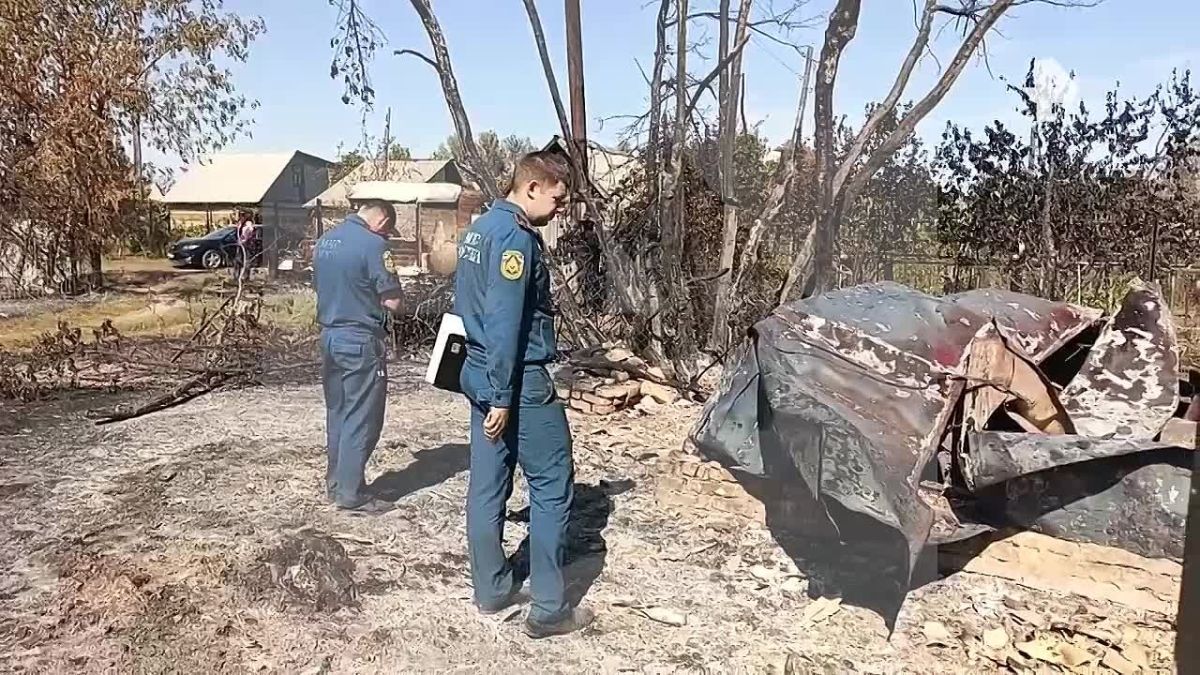 Около 30 домов пострадали из-за мощного пожара в Соль-Илецком муниципальном округе