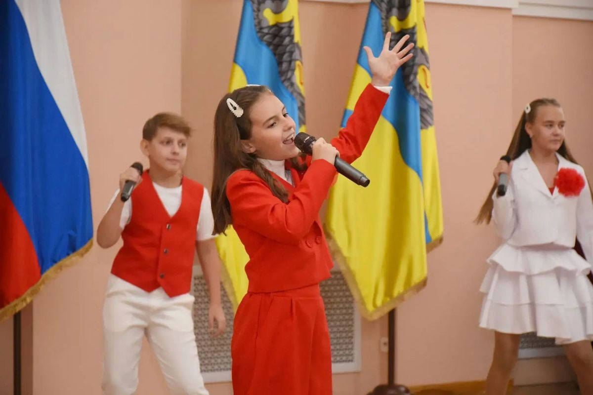 Гордость Оренбуржья!. . В Администрации Оренбурга состоялась торжественная церемония вручения памятного знака «Гордость Оренбуржья», учрежденного губернатором Оренбургской области Евгением Солнцевым Церемония объединила... Гордость Оренбуржья!. . В Администрации Оренбурга состоялась торжественная церемония вручения памятного знака «Гордость Оренбуржья», учрежденного губернатором Оренбургской области Евгением Солнцевым Церемония объединила...