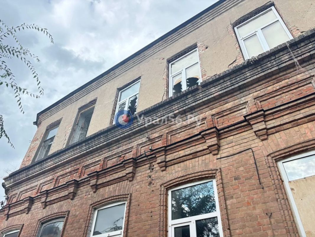 В усадьбе купца Рукавишникова в Оренбурге убрали стены В усадьбе купца Рукавишникова в Оренбурге убрали стены