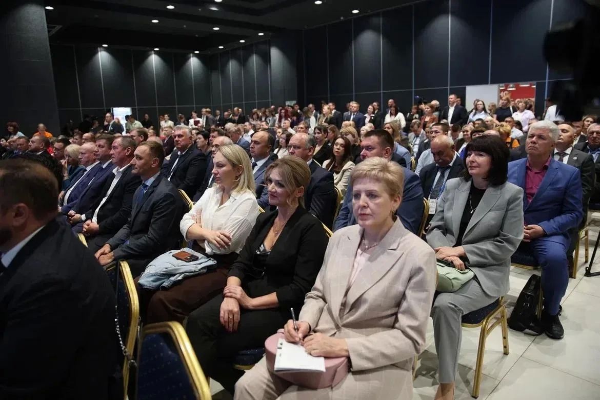 Форум «Развиваем Оренбуржье вместе» задает вектор долгосрочного развития региона Форум «Развиваем Оренбуржье вместе» задает вектор долгосрочного развития региона