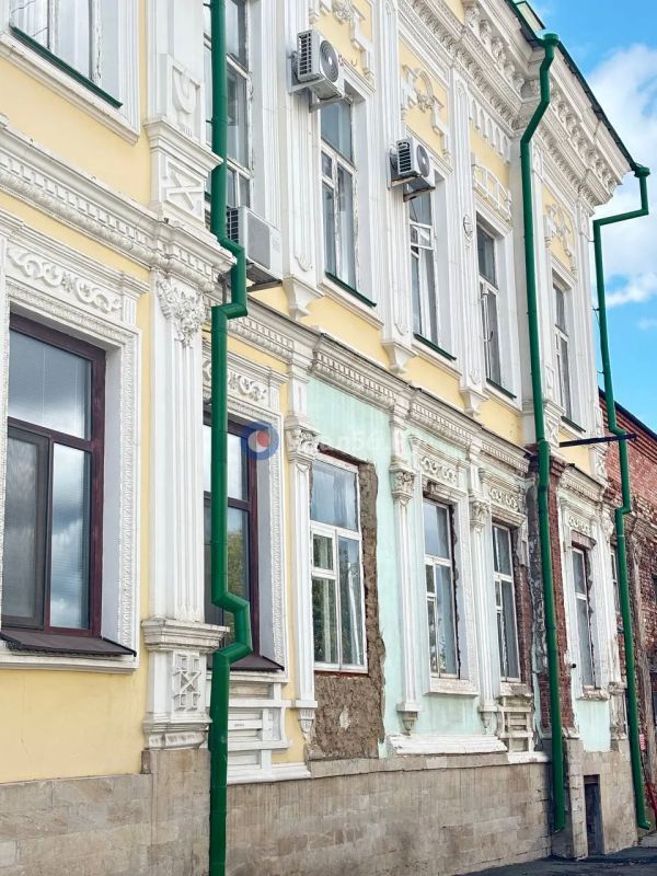 Лепнина осыпается, стены трескаются: как сейчас выглядит центральный ЗАГС Оренбурга? Лепнина осыпается, стены трескаются: как сейчас выглядит центральный ЗАГС Оренбурга?