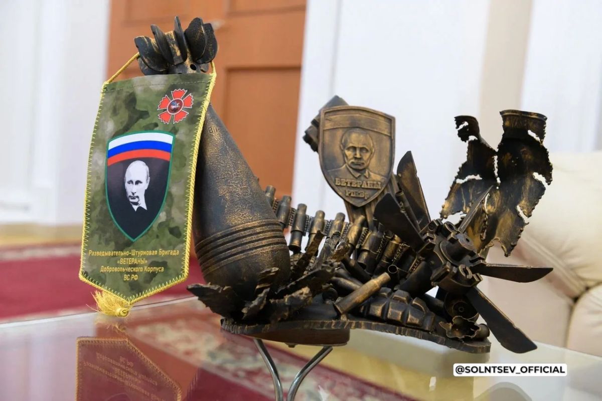 Евгений Солнцев: Провёл встречу с Героем России из Кваркенского района Михаилом Михайловым Евгений Солнцев: Провёл встречу с Героем России из Кваркенского района Михаилом Михайловым