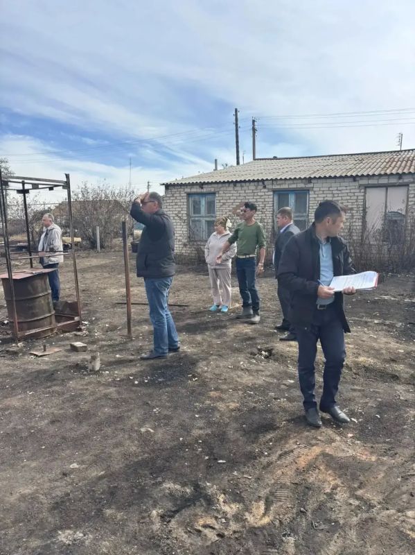 Глава Кваркенского района: «Ландшафтный пожар оставил тяжёлый след, но люди полны решимости вернуться к нормальной жизни» Глава Кваркенского района: «Ландшафтный пожар оставил тяжёлый след, но люди полны решимости вернуться к нормальной жизни»