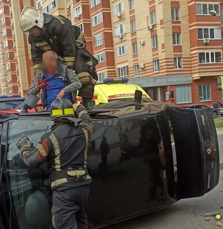 В МЧС показали, как деблокировали пострадавших в тройном ДТП в Оренбурге В МЧС показали, как деблокировали пострадавших в тройном ДТП в Оренбурге