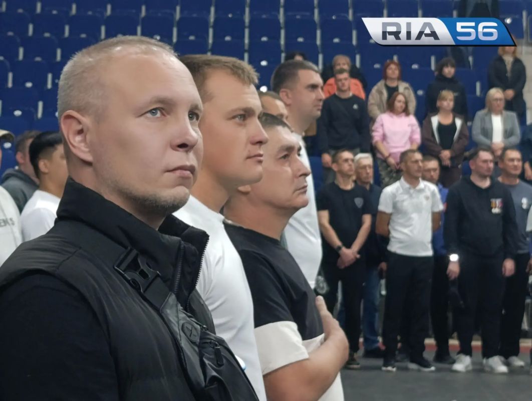 В Оренбурге ветераны СВО сразятся за «Кубок защитников Отечества» Сегодня в спортивном комплексе «Олимпийский» проходит масштабное областное физкультурное мероприятие В Оренбурге ветераны СВО сразятся за «Кубок защитников Отечества» Сегодня в спортивном комплексе «Олимпийский» проходит масштабное областное физкультурное мероприятие