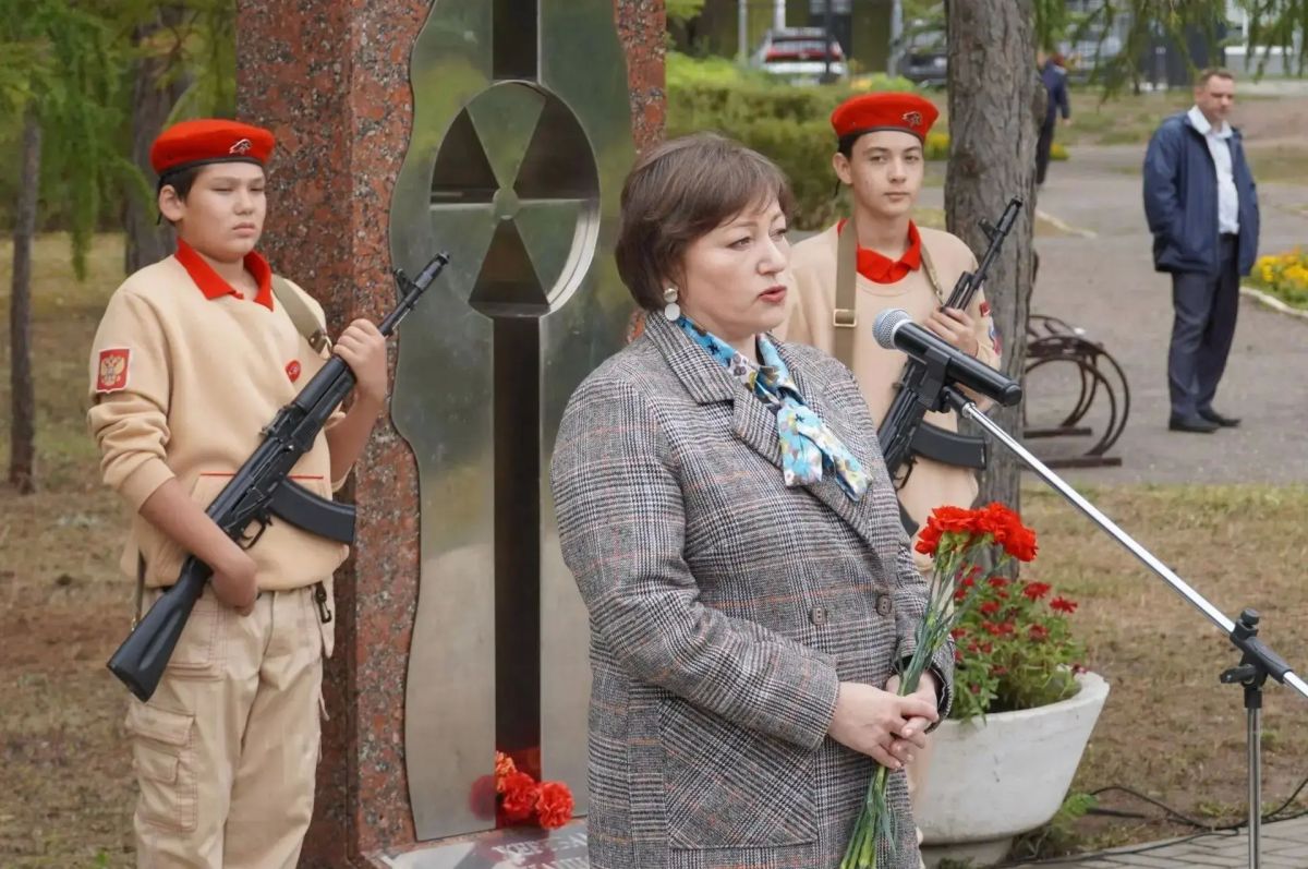 В Оренбурге вспоминают участников ядерных испытаний на Тоцком полигоне В Оренбурге вспоминают участников ядерных испытаний на Тоцком полигоне