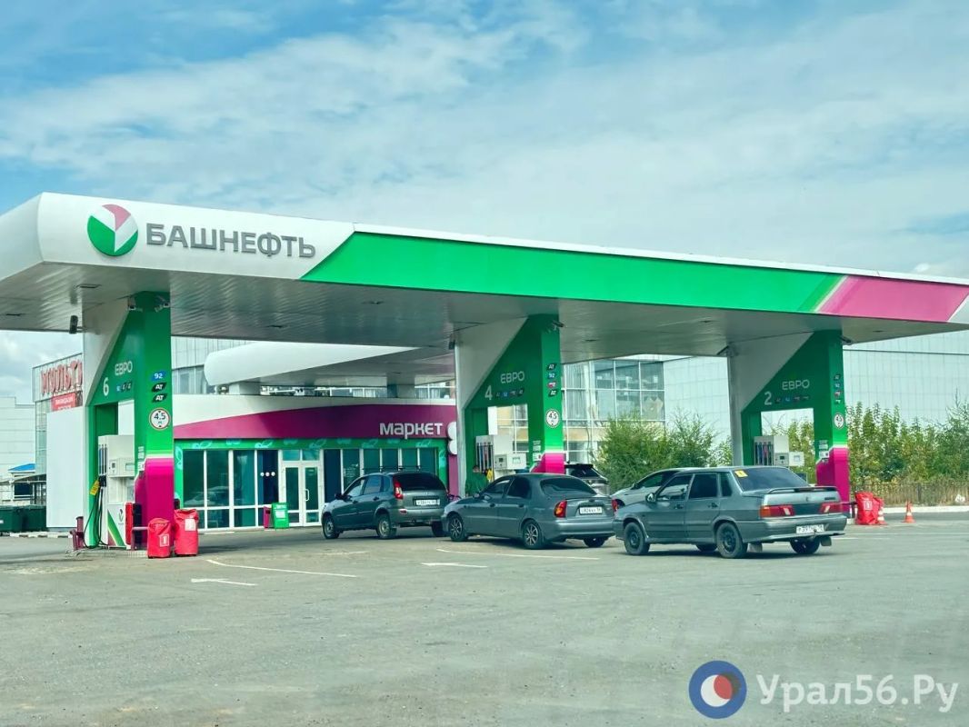 Где в Оренбурге можно заправиться 14 сентября: бензин есть не везде Где в Оренбурге можно заправиться 14 сентября: бензин есть не везде