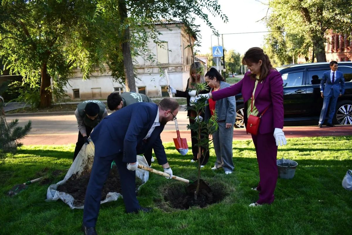 Оренбургская делегация приняла участие в праздновании Дня города Уральска Оренбургская делегация приняла участие в праздновании Дня города Уральска