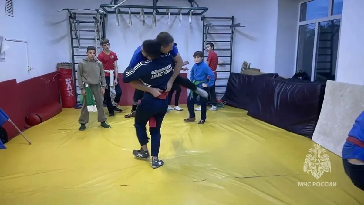 Огнеборцы 10 пожарно-спасательного отряда освоили корэш под руководством чемпиона мира Огнеборцы 10 пожарно-спасательного отряда освоили корэш под руководством чемпиона мира
