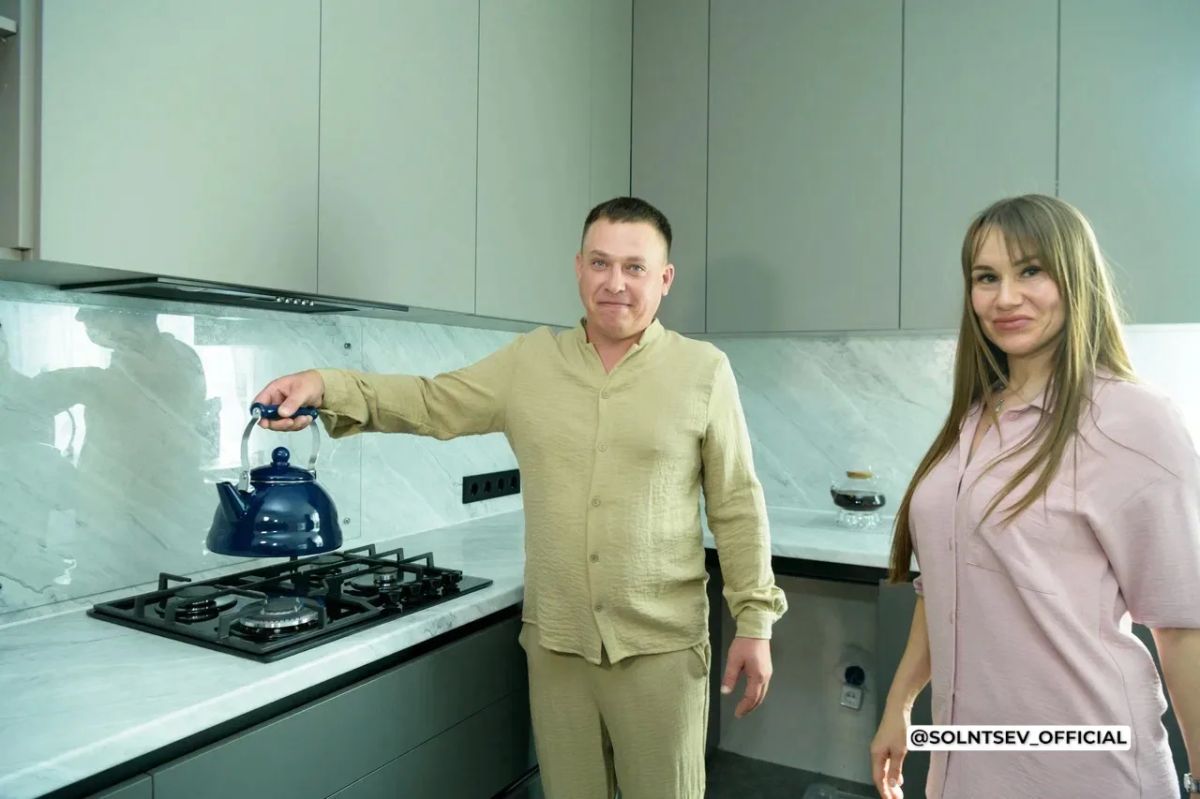 Евгений Солнцев: Сегодня в Оренбургской области работает заместитель Председателя Правления ПАО «Газпром» Виталий Анатольевич Маркелов Евгений Солнцев: Сегодня в Оренбургской области работает заместитель Председателя Правления ПАО «Газпром» Виталий Анатольевич Маркелов