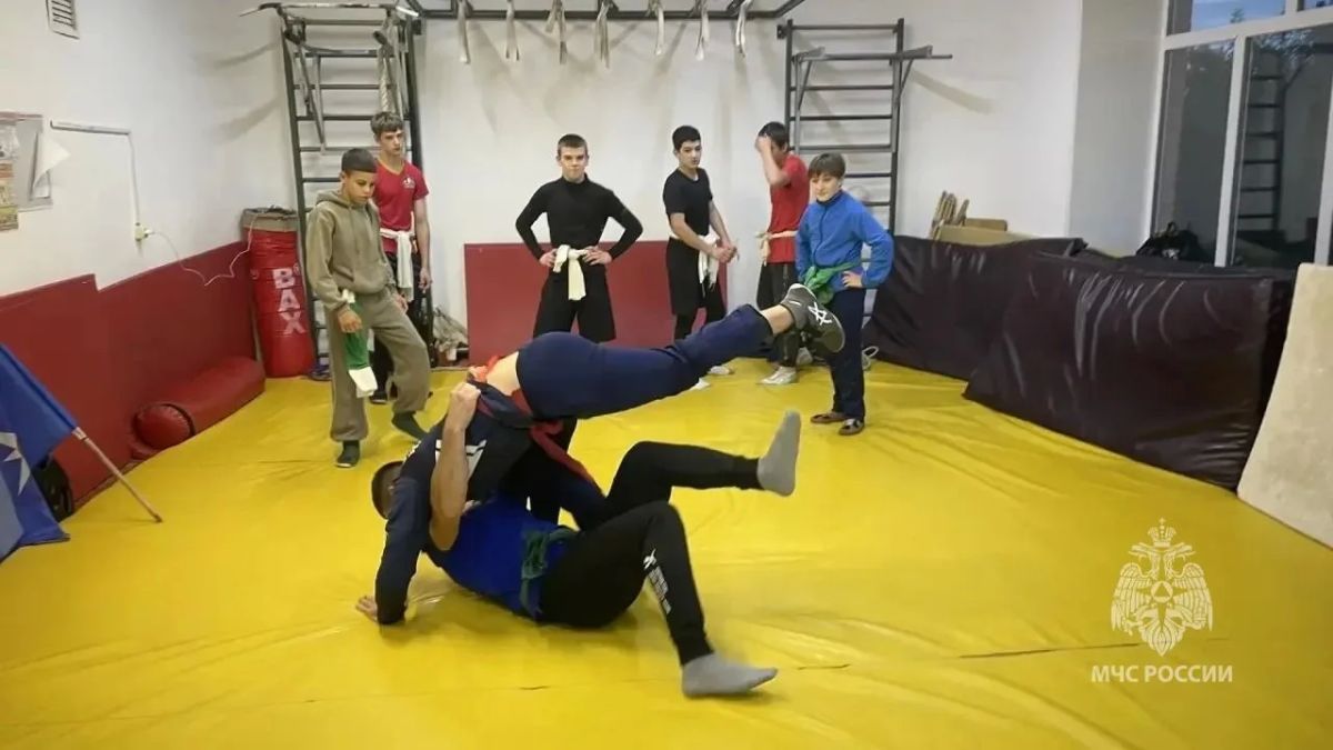 Огнеборцы 10 пожарно-спасательного отряда освоили корэш под руководством чемпиона мира Огнеборцы 10 пожарно-спасательного отряда освоили корэш под руководством чемпиона мира